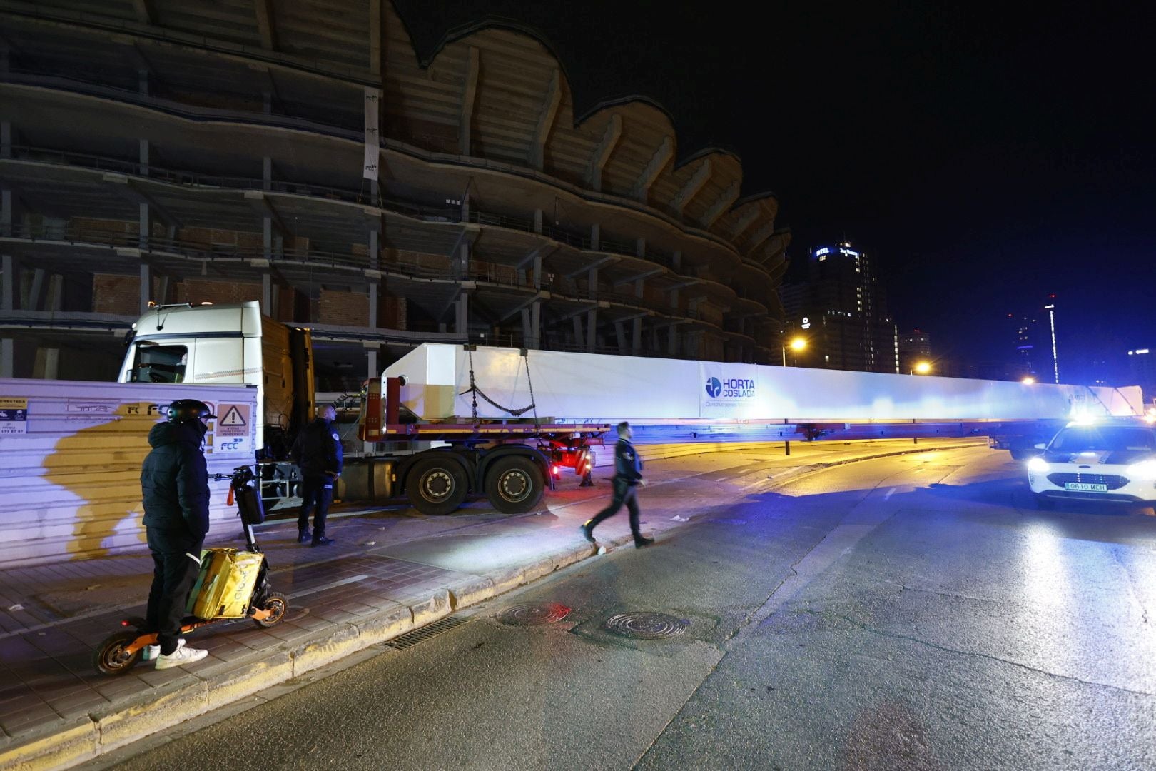 Los pilares que sustentarán la cubierta del Nou Mestalla ya están en Valencia