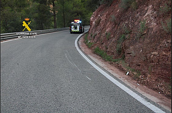 Investigan a la conductora de un turismo que huyó tras dejar herido grave a un motorista en Olocau