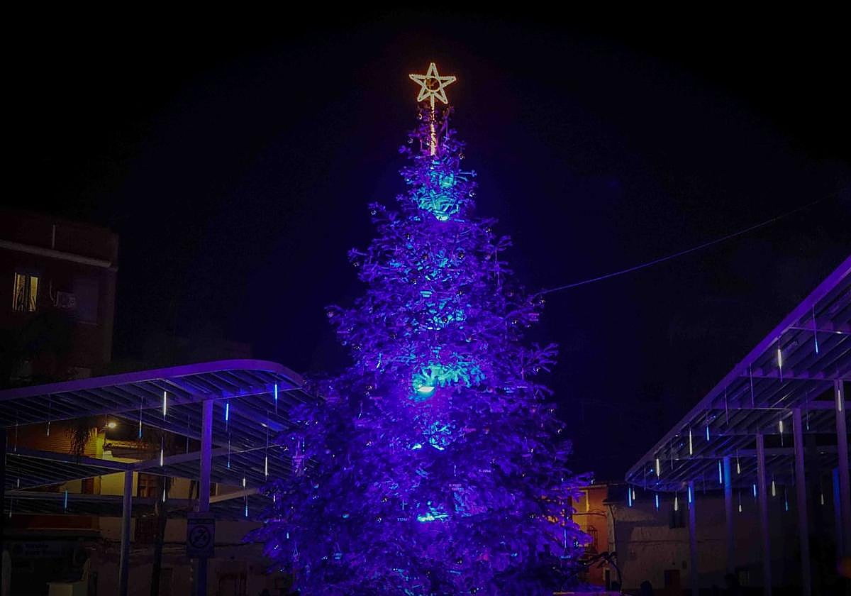 Árbol navideño en Torrent del pasado año.
