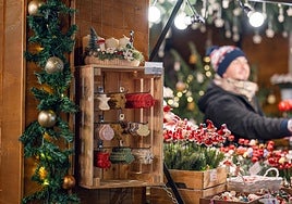 Puesto en un mercado navideño