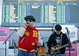 Fotos de la actuación de Seguridad Social en el aeropuerto de Manises