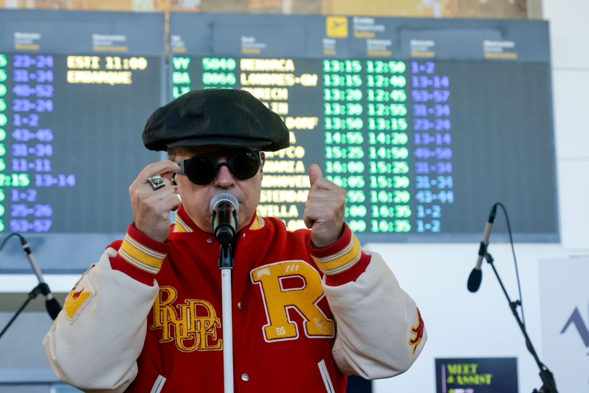 Fotos de la actuación de Seguridad Social en el aeropuerto de Manises