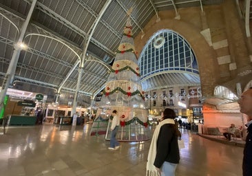 El Mercado de Colón de Valencia enciende la Navidad