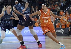 Hind Ben Abdelkader en un encuentro en el Roig Arena