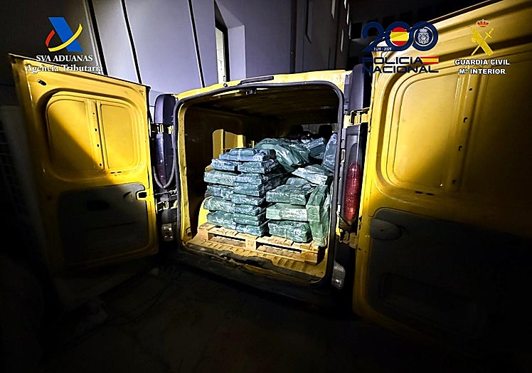 La droga incautada fue trasladada por los traficantes sin saber que la entrega estaba siendo controlada.