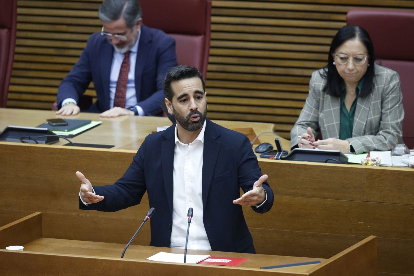 Fotos del debate de investidura de Juanfran Pérez Llorca como presidente de la Generalitat