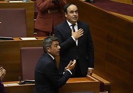 Mazón aplaude la elección por parte de Les Corts de Pérez Llorca como presidente.