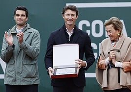 Pablo Andújar aplaudiendo en el homenaje a Juan Carlos Ferrero