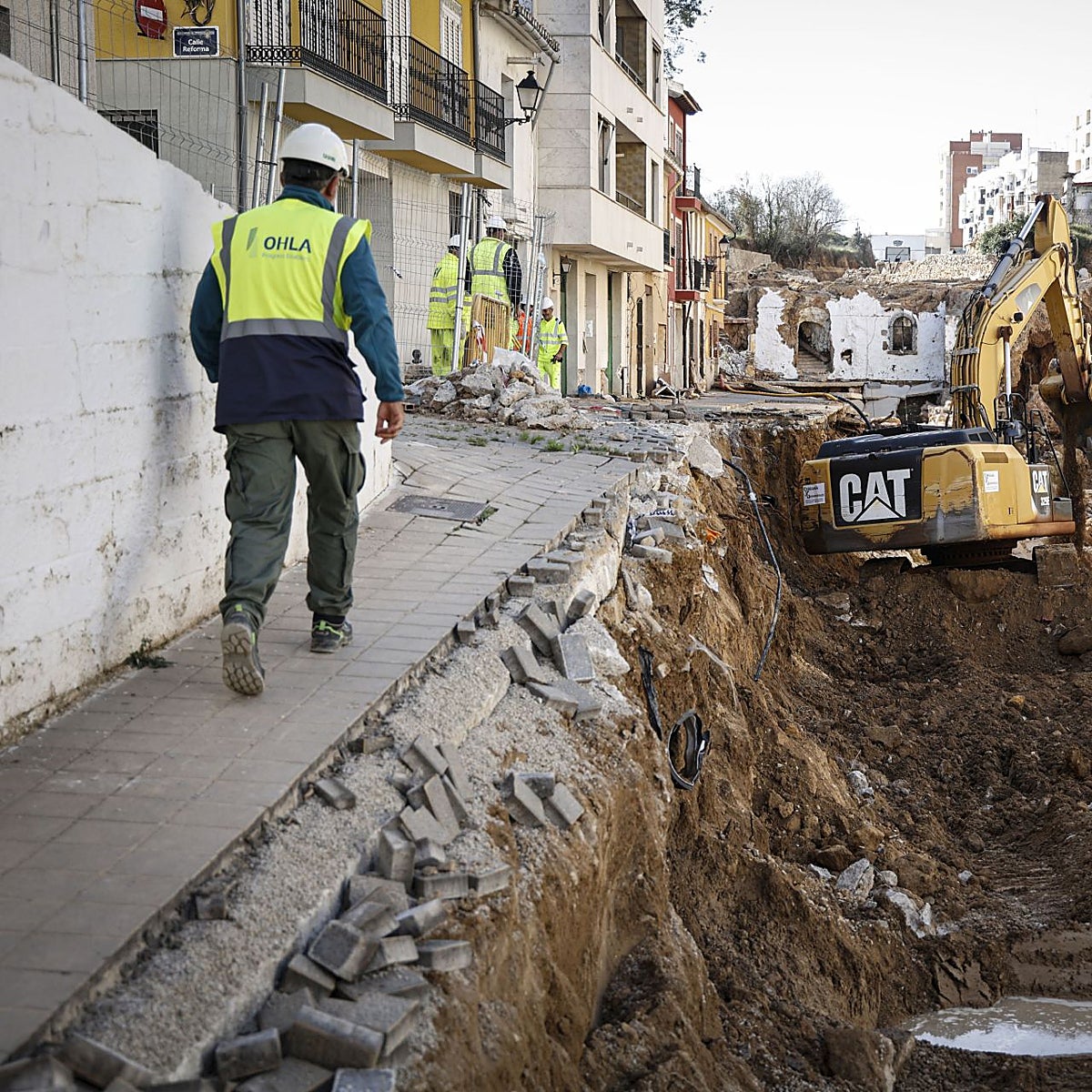 Tareas de reconstrucción en el barranco del Poyo.