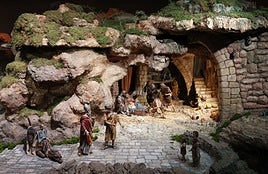 El belen de Bancaja con más de mil figuras de barro restauradas abre casi 20 años después