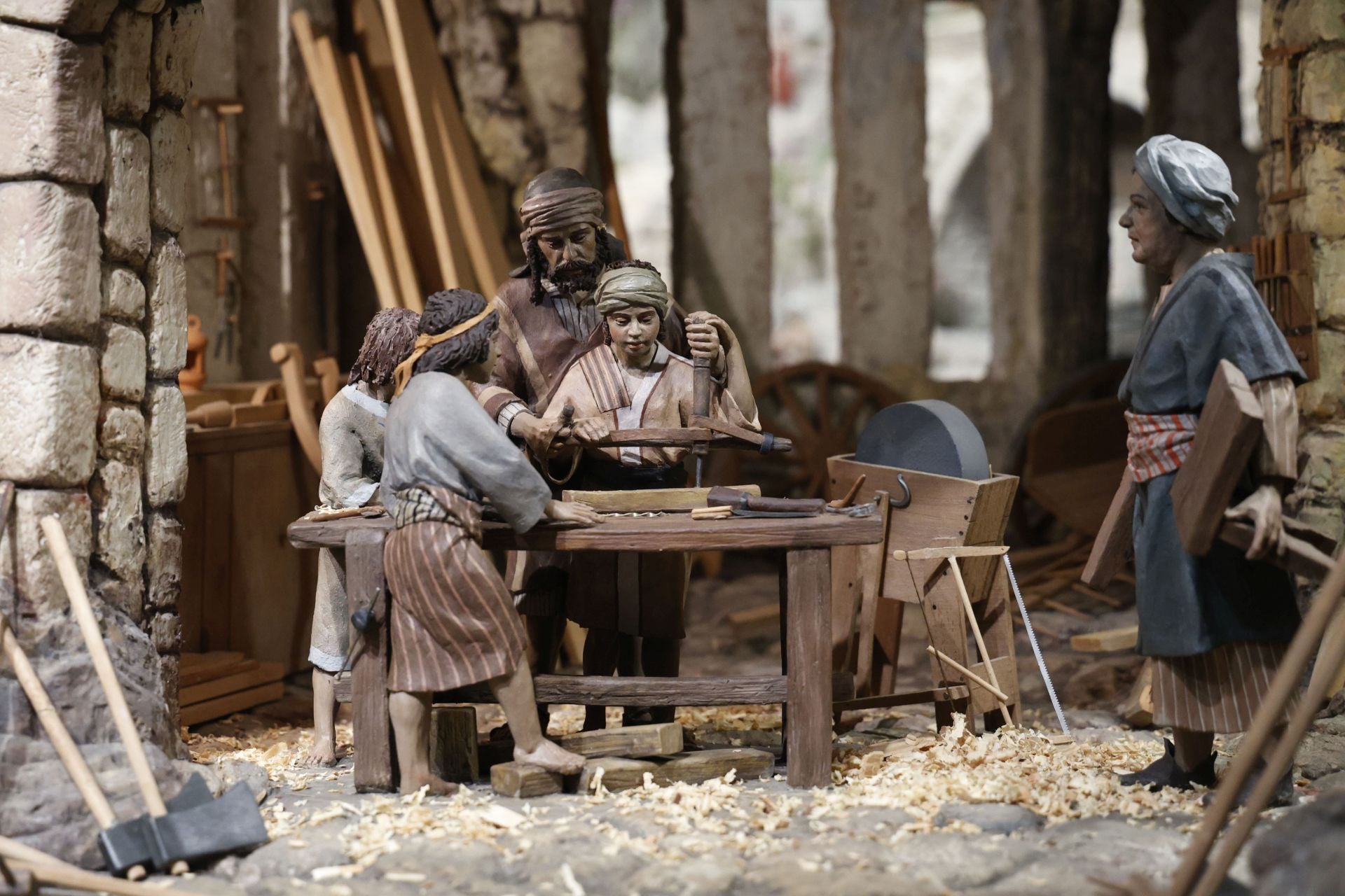El belen de Bancaja con más de mil figuras de barro restauradas abre casi 20 años después