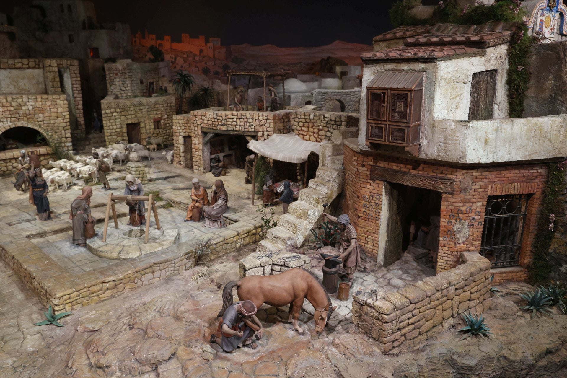 El belen de Bancaja con más de mil figuras de barro restauradas abre casi 20 años después