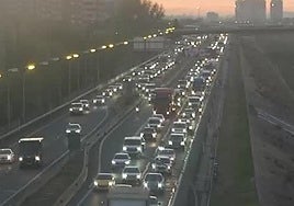 Atascos en la V-30.