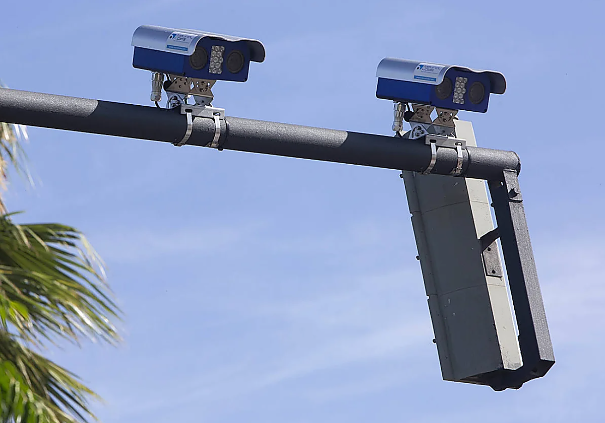 Dos cámaras de la Zona de Bajas Emisiones de Valencia.