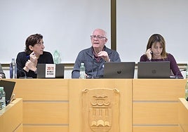 El alcalde Vicent Císcar, junto a la vicealcaldesa Marian Val (i).