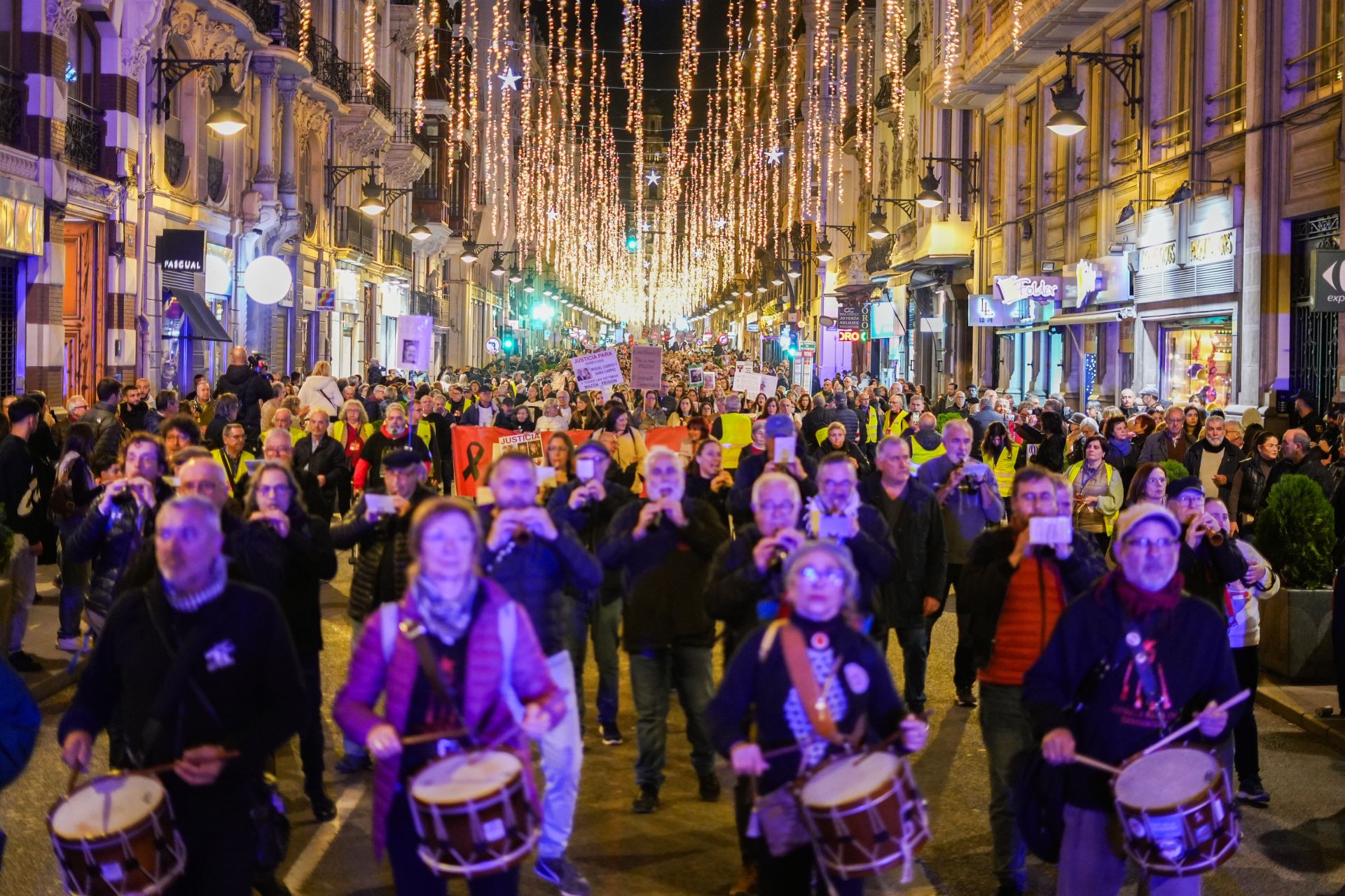 Las víctimas de la dana salen de nuevo a la calle tras la dimisión de Mazón