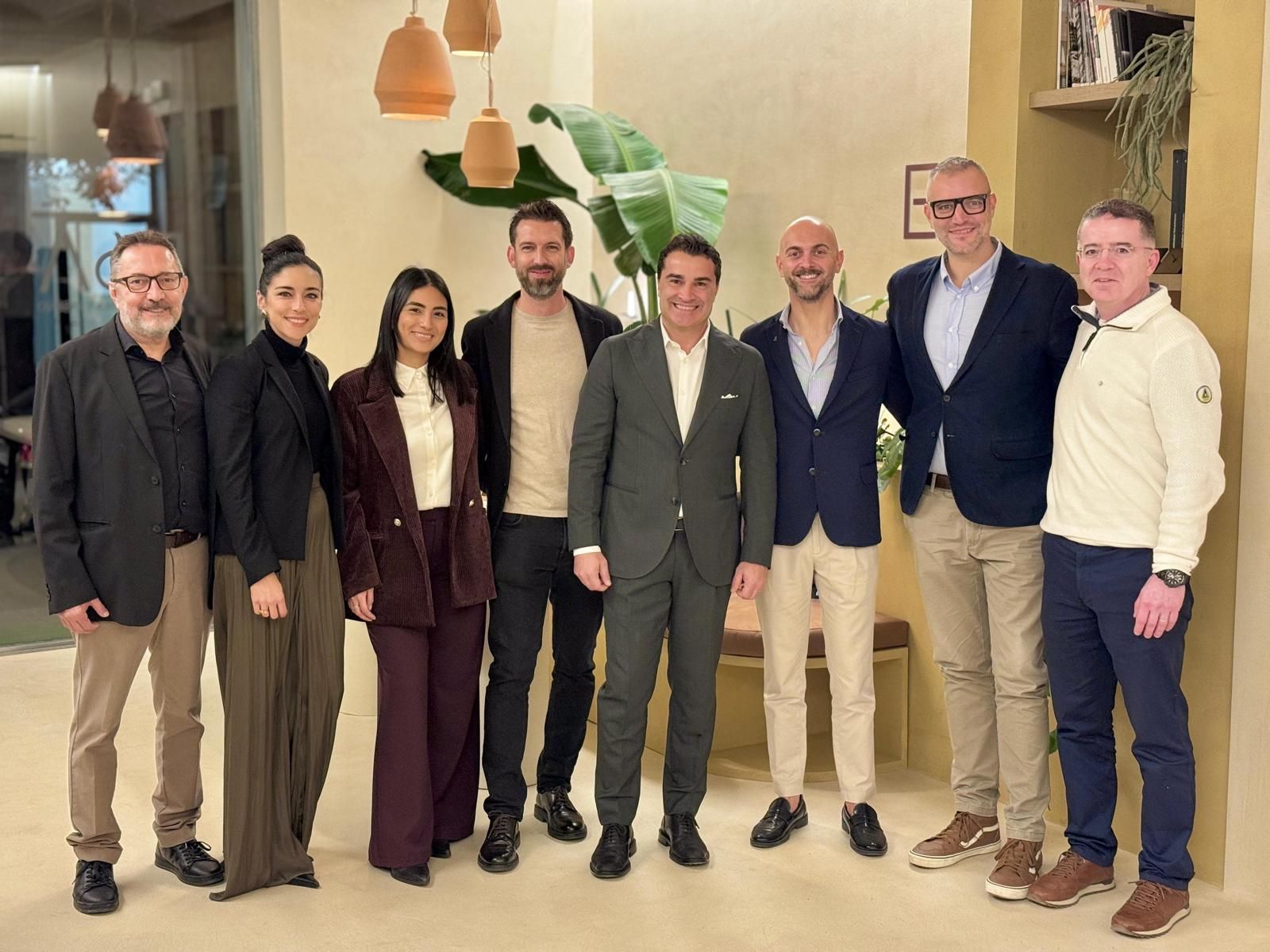 Invitados a la inauguración del estudio de arquitectura.