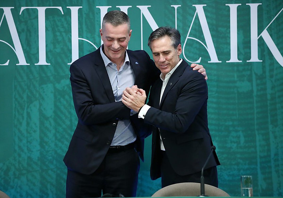 Miguel Ángel Corona durante su presentación.