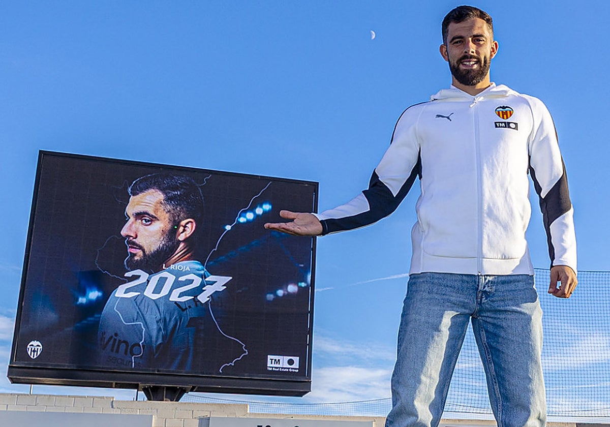 Luis Rioja, tras renovar con el Valencia hasta 2027.