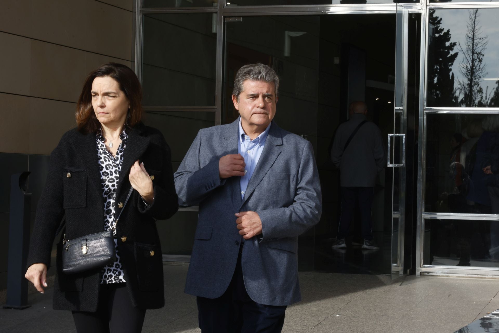 FOTOS | Último adiós a José Luis Olivas en el Tanatorio de Valencia