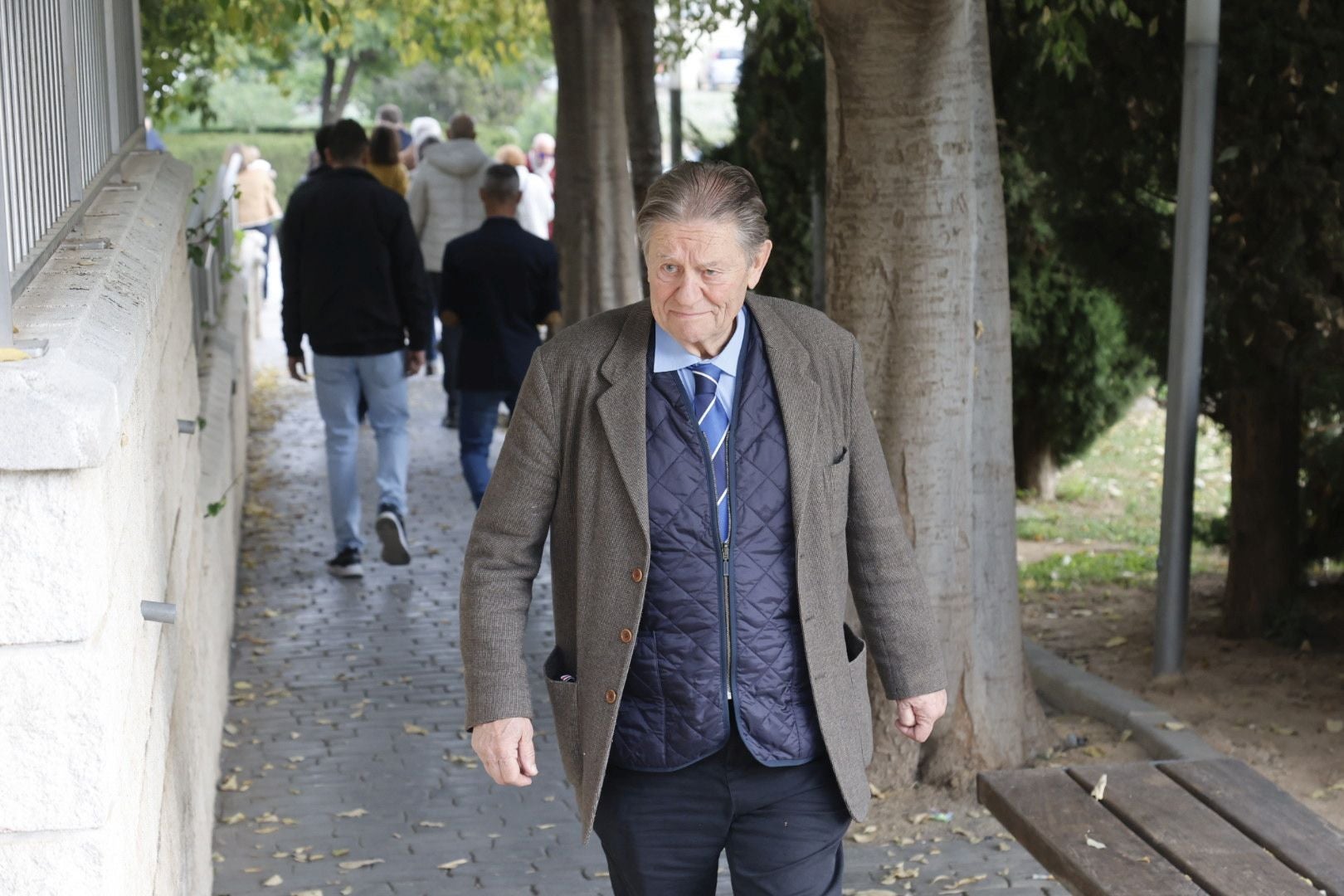 FOTOS | Último adiós a José Luis Olivas en el Tanatorio de Valencia