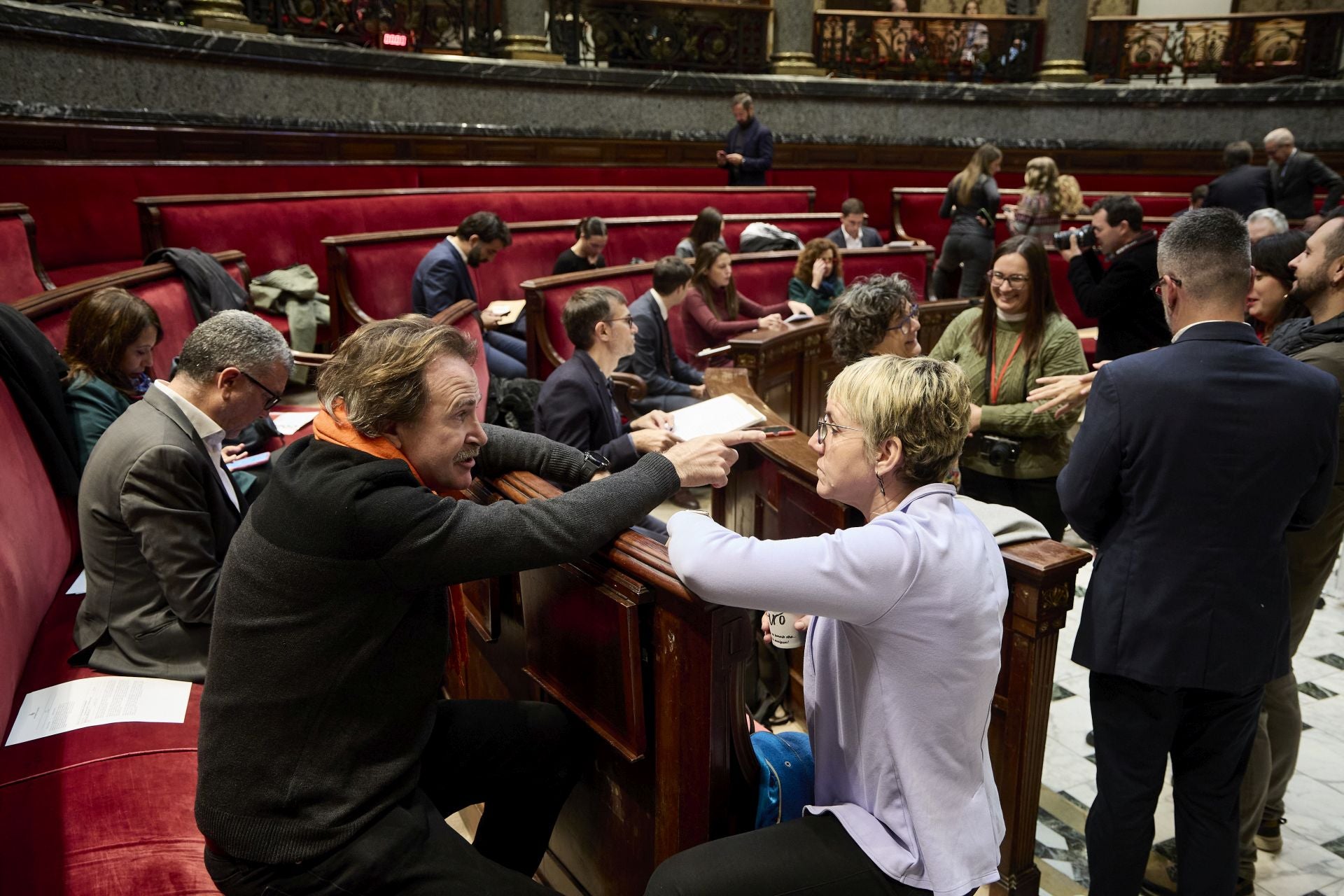 Pleno del Ayuntamiento de Valencia para debatir la implantación de la zona de bajas emisiones