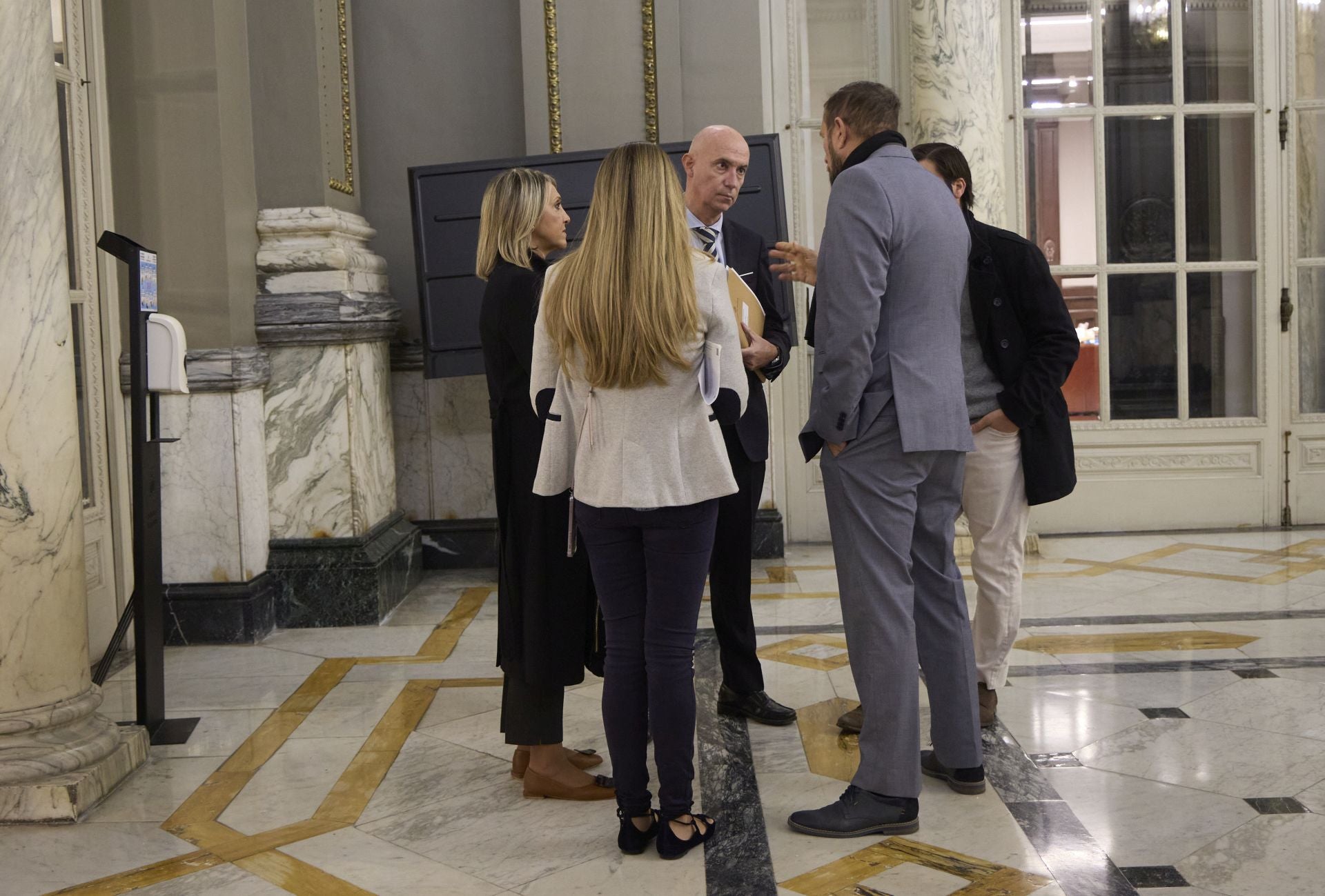 Pleno del Ayuntamiento de Valencia para debatir la implantación de la zona de bajas emisiones