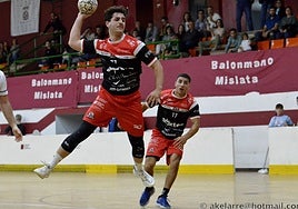 El jugador se prepara para lanzar.