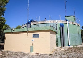 Exterior de la planta de agua potable de Torrent.