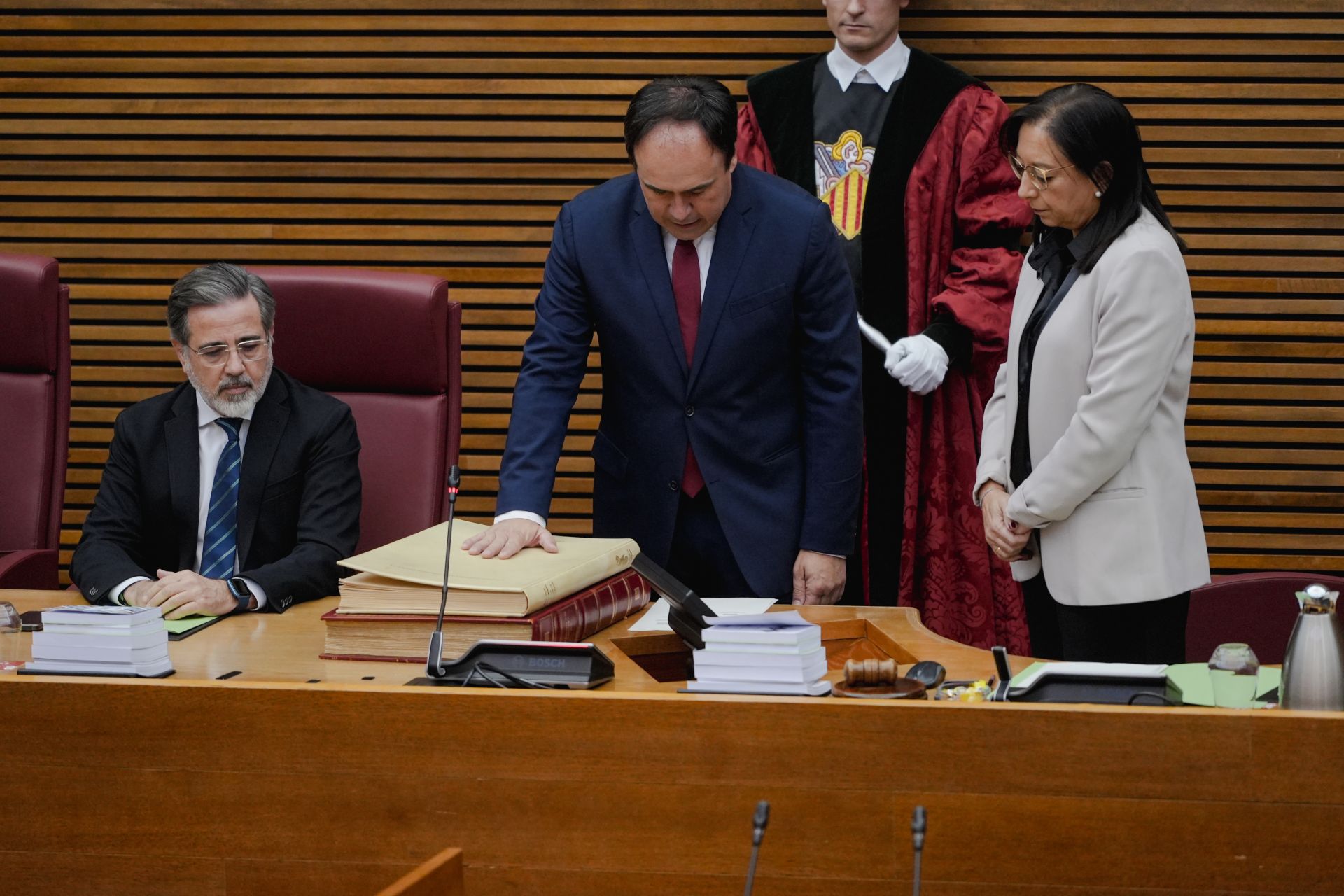 Fotos de la toma de posesión de Pérez Llorca como president de la Generalitat