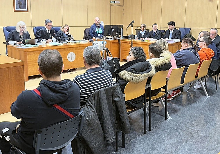 Los acusados por tráfico de drogas en Picassent y Silla aceptan penas no superiores a los cuatro años de cárcel.