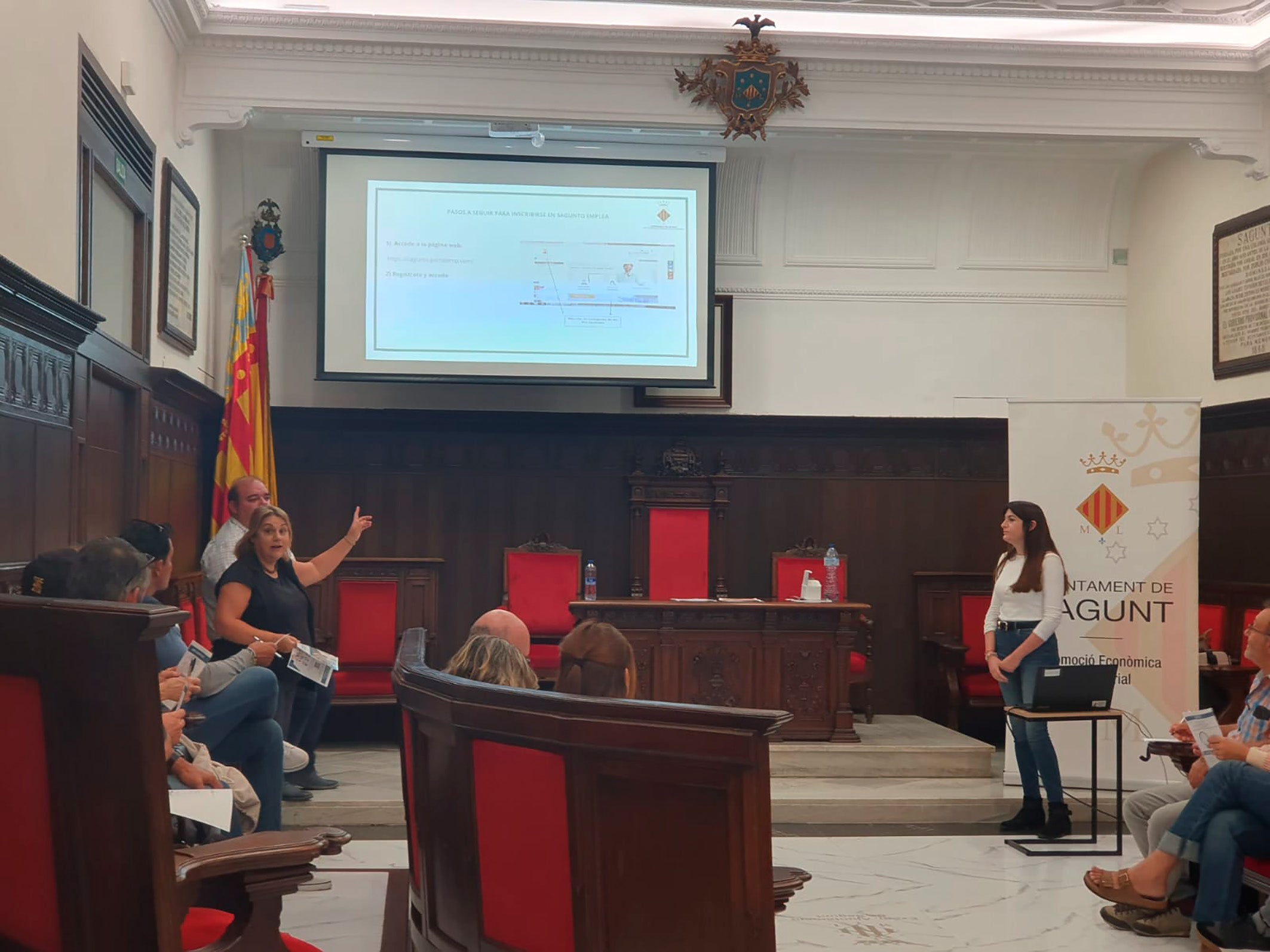 Reunión con los extrabajadores.