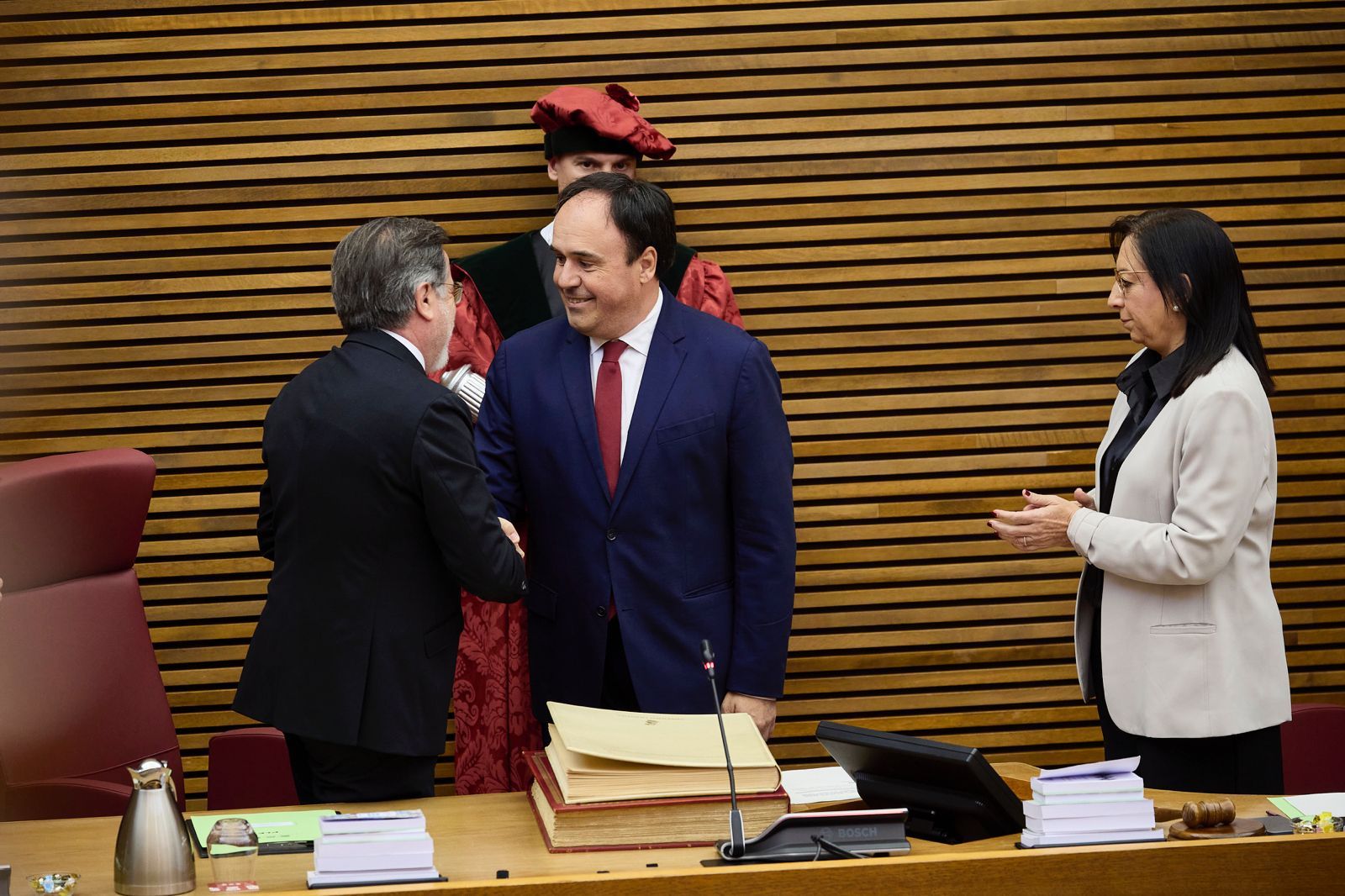 Fotos de la toma de posesión de Pérez Llorca como president de la Generalitat