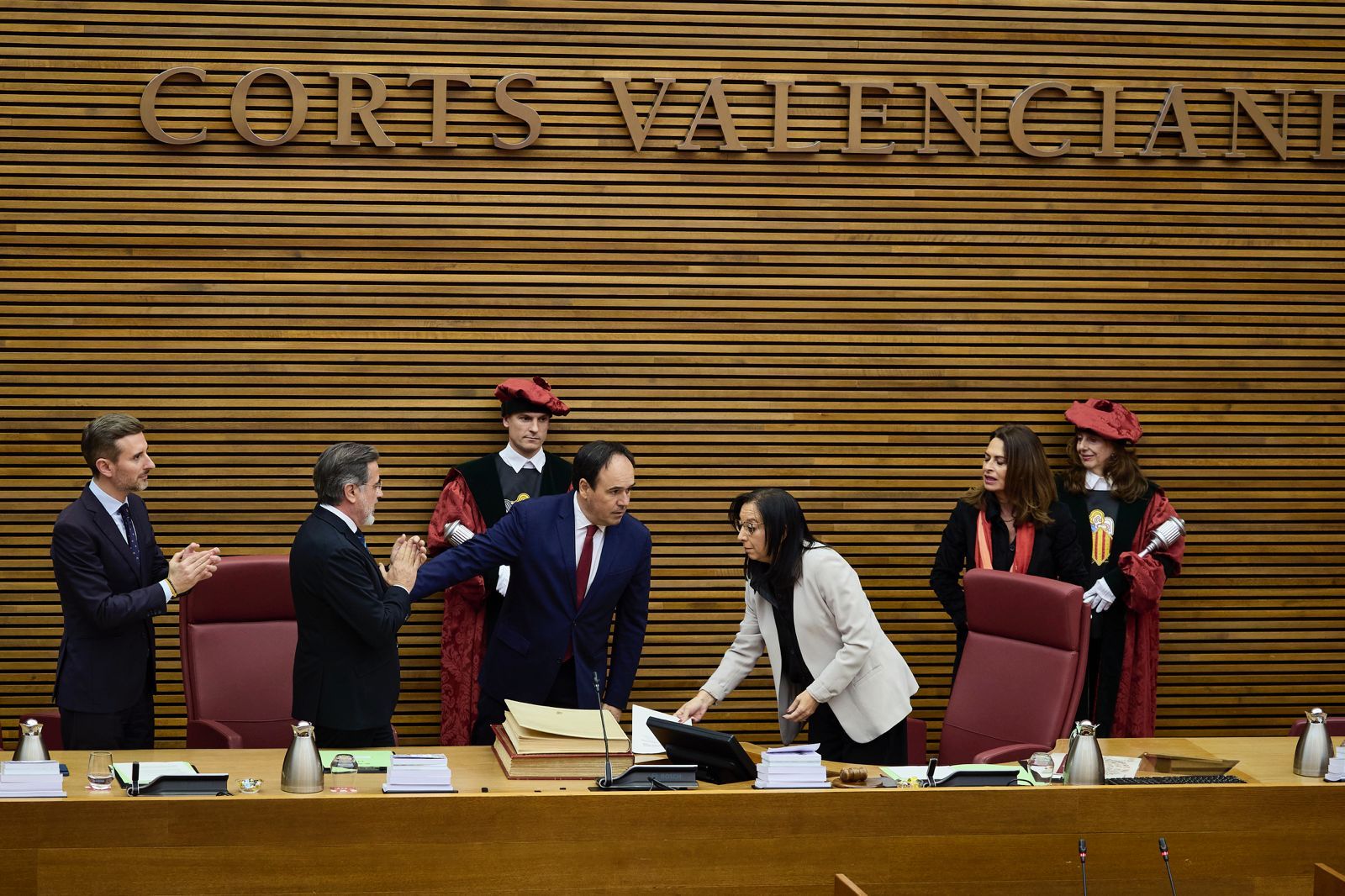 Fotos de la toma de posesión de Pérez Llorca como president de la Generalitat