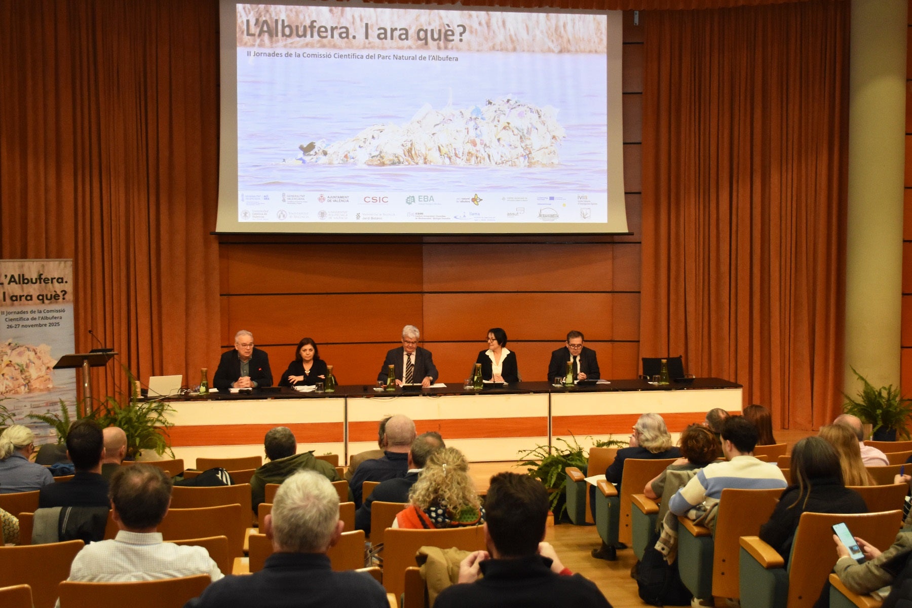 Jornadas sobre el presente y futuro de la Albufera celebradas en el Jardín Botánico de la UV.