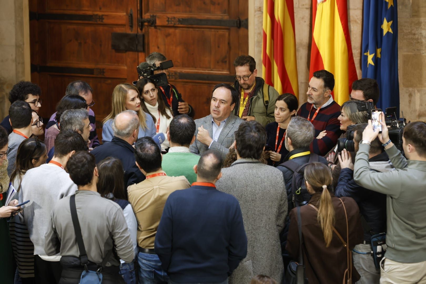 FOTOS | Pérez Llorca anuncia su nuevo Consell