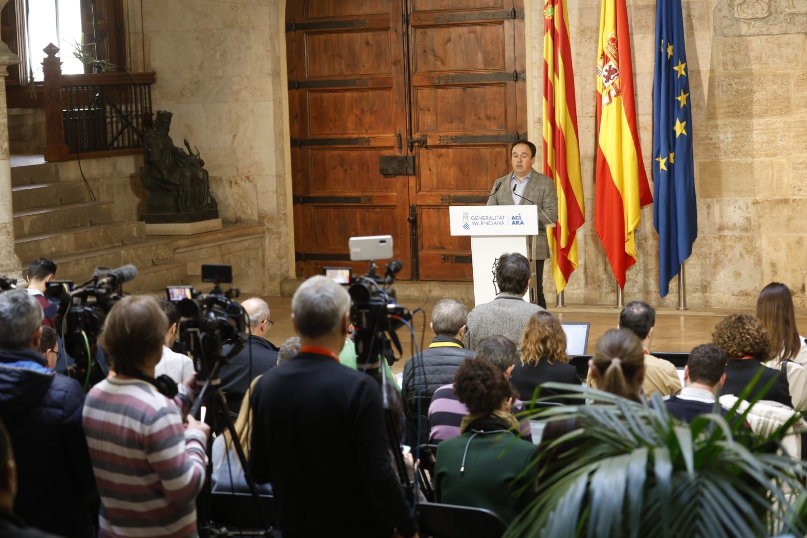 FOTOS | Pérez Llorca anuncia su nuevo Consell