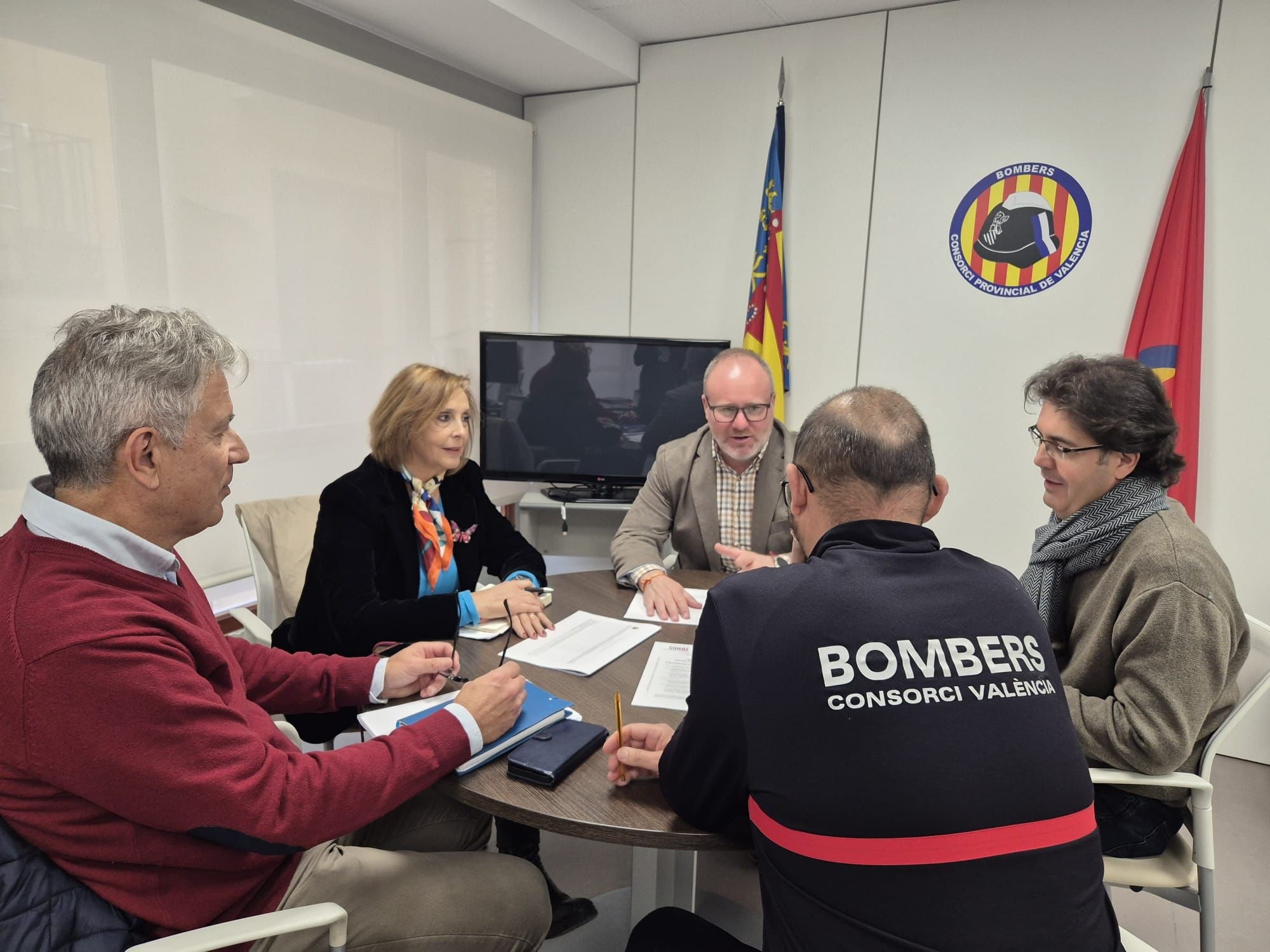 Reunión de la alcaldesa con los responsables del Consorcio Provincial de Bomberos.