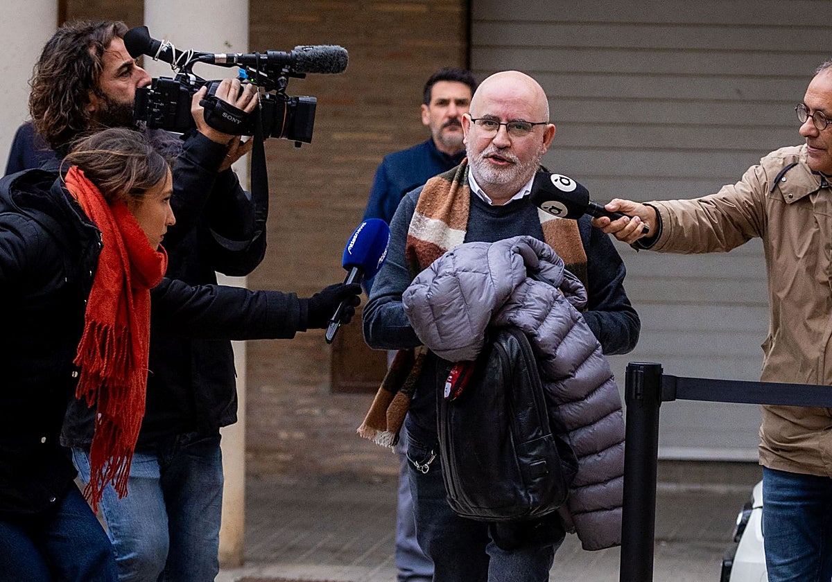 Jorge Suárez, a su llegada a los juzgados de Catarroja.