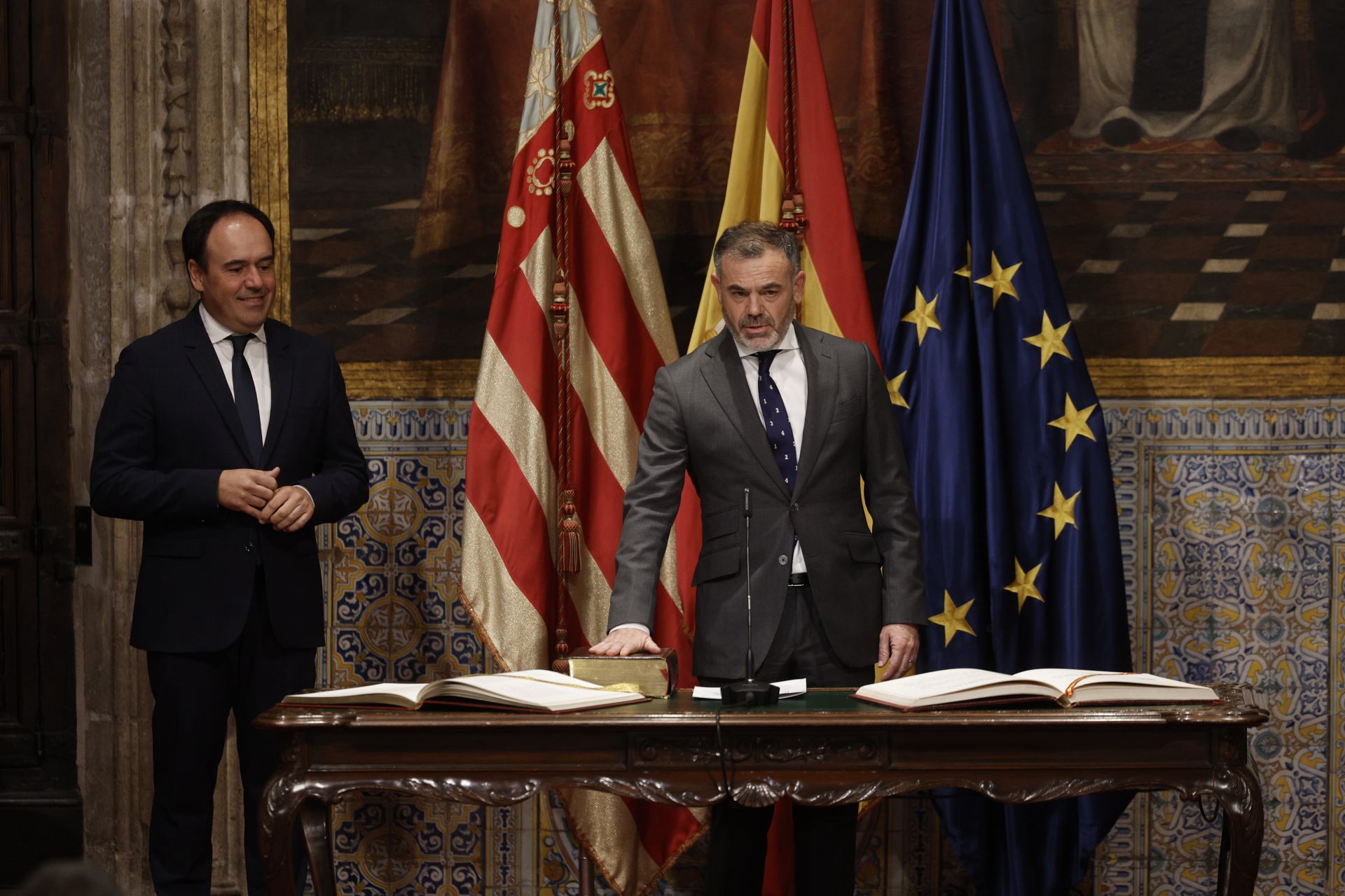 Fotos de la toma de posesión de los miembros del nuevo Consell