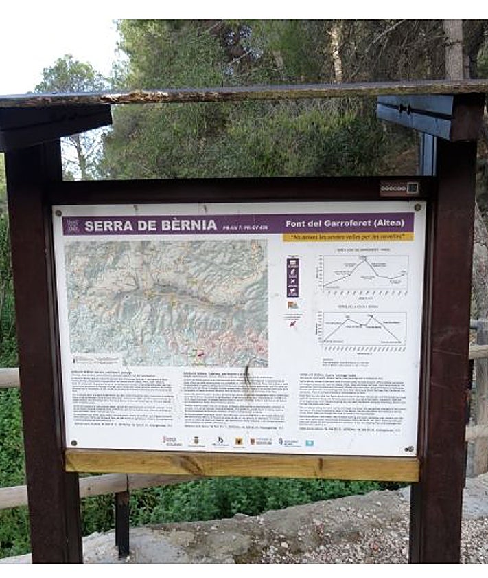 Imagen secundaria 2 - Distintas imágenes de la ruta PR-CV 7. 