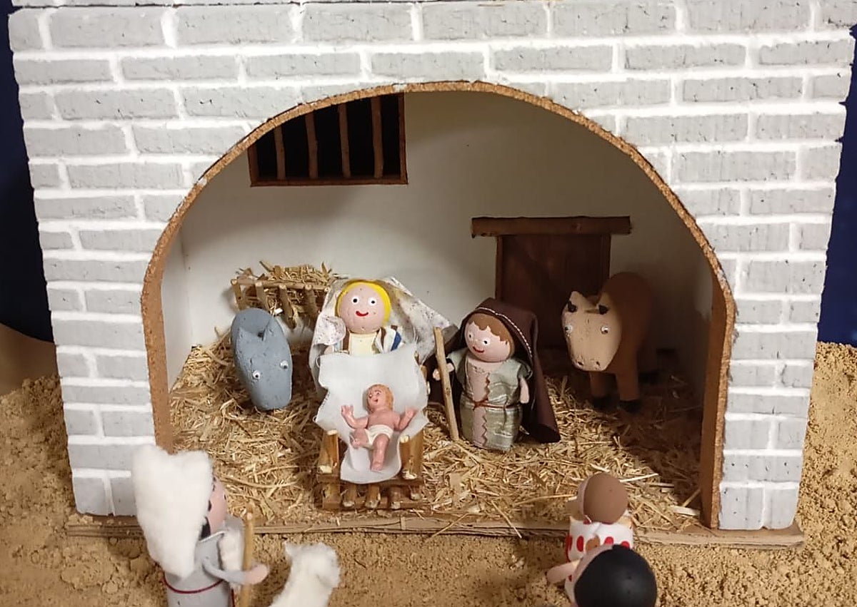 Imagen secundaria 1 - Belén de PAdre Luis Navarro-Remonta y Nacimiento de Padre Santonja.