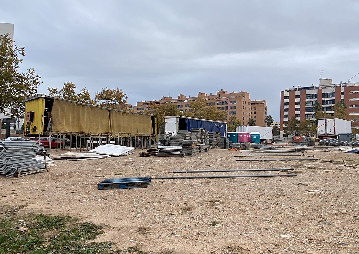 Imagen secundaria 1 - Solar de¡l Circ de Nadal, junto a unas fincas y adosados.