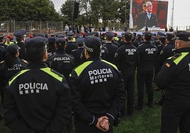 En el acto han sido condecorados más de 900 policías de todo el país venidos a ayudar durante la dana.