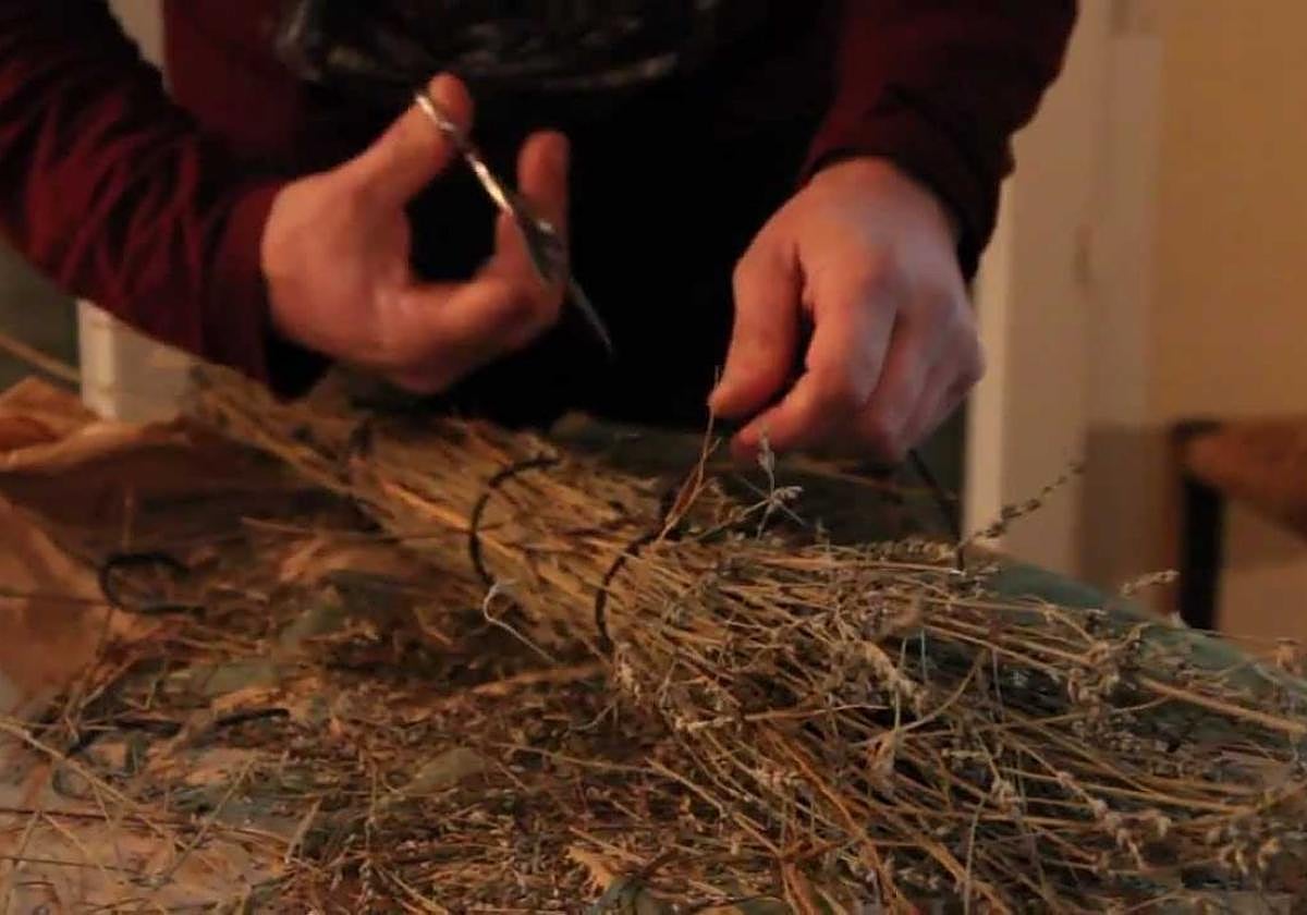 Montaje de las hachas de espliego.