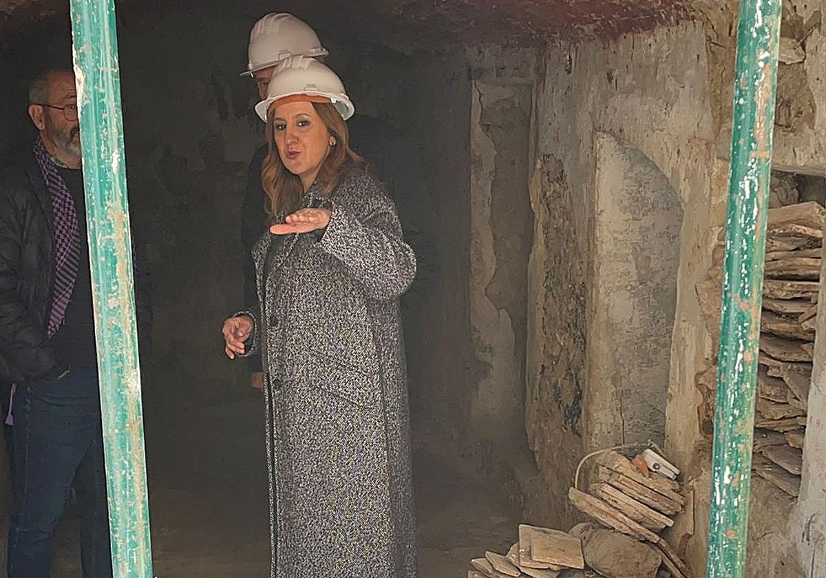 La alcaldesa de Valencia, durante la visita.