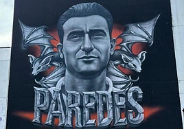 Mural dedicado al jugador Paredes.