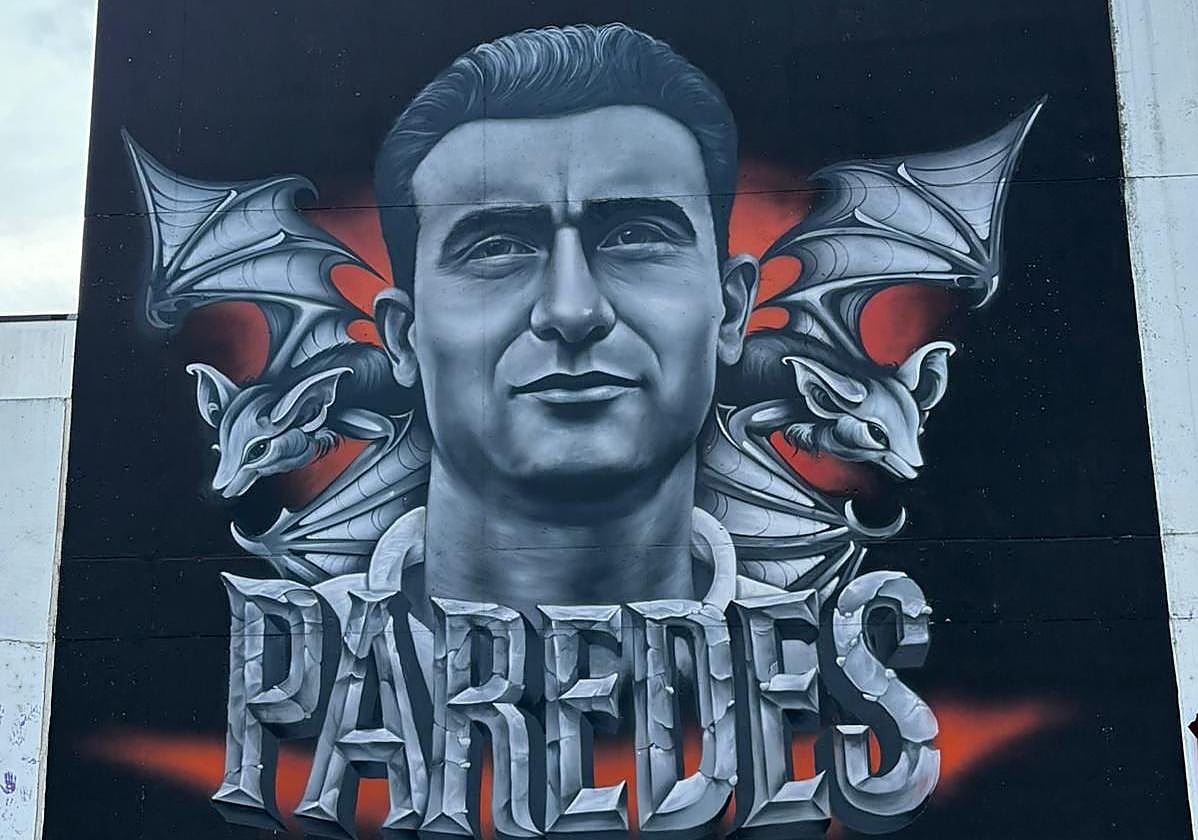 Mural dedicado al jugador Paredes.