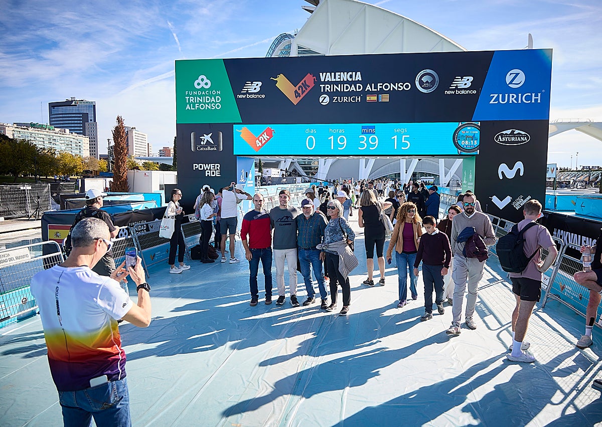 Imagen secundaria 1 - Ambiente de Maratón en la víspera de la carrera