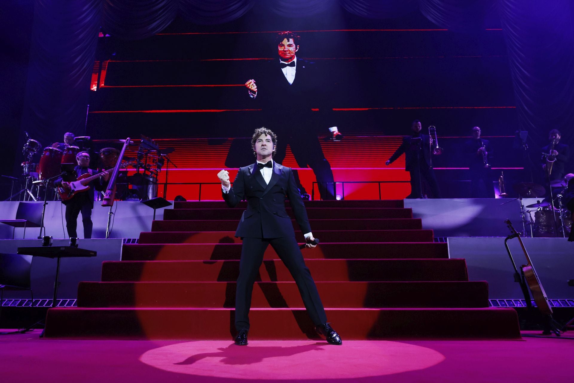 FOTOS | Bisbal llena de Navidad el Roig Arena